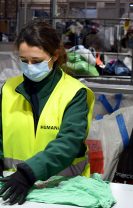 Los contenedores textiles recuperan más de 10 toneladas de ropa usada en Las Navas del Marqués en 2021